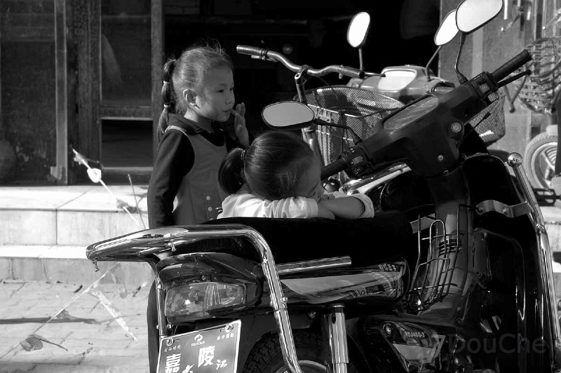 DSC_0098_BW.jpg